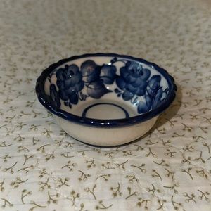 Gzhel Russian Hand-Painted Blue Flowered Finger/Condiment Bowl (ALX)